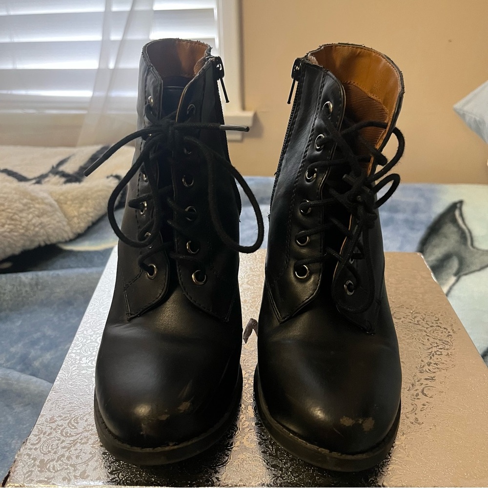 Top Moda Lace Booties - Picture 3 of 5